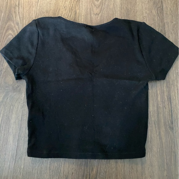 Black Garage crop top with cut in the front - Picture 3 of 3